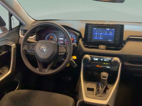 Used 2020 Toyota RAV4 LE FWD image 28