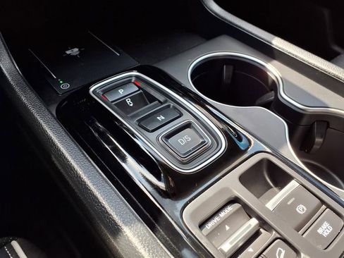 Used 2025 Honda Pilot Elite image 18