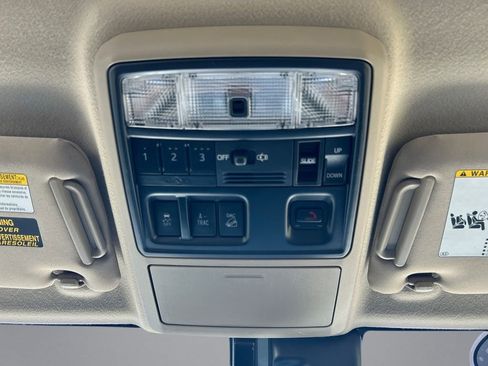 Used 2022 Toyota 4Runner Limited AWD/4WD image 40