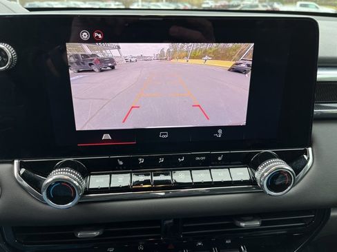 Used 2025 GMC Canyon Elevation w/ Convenience Package image 17