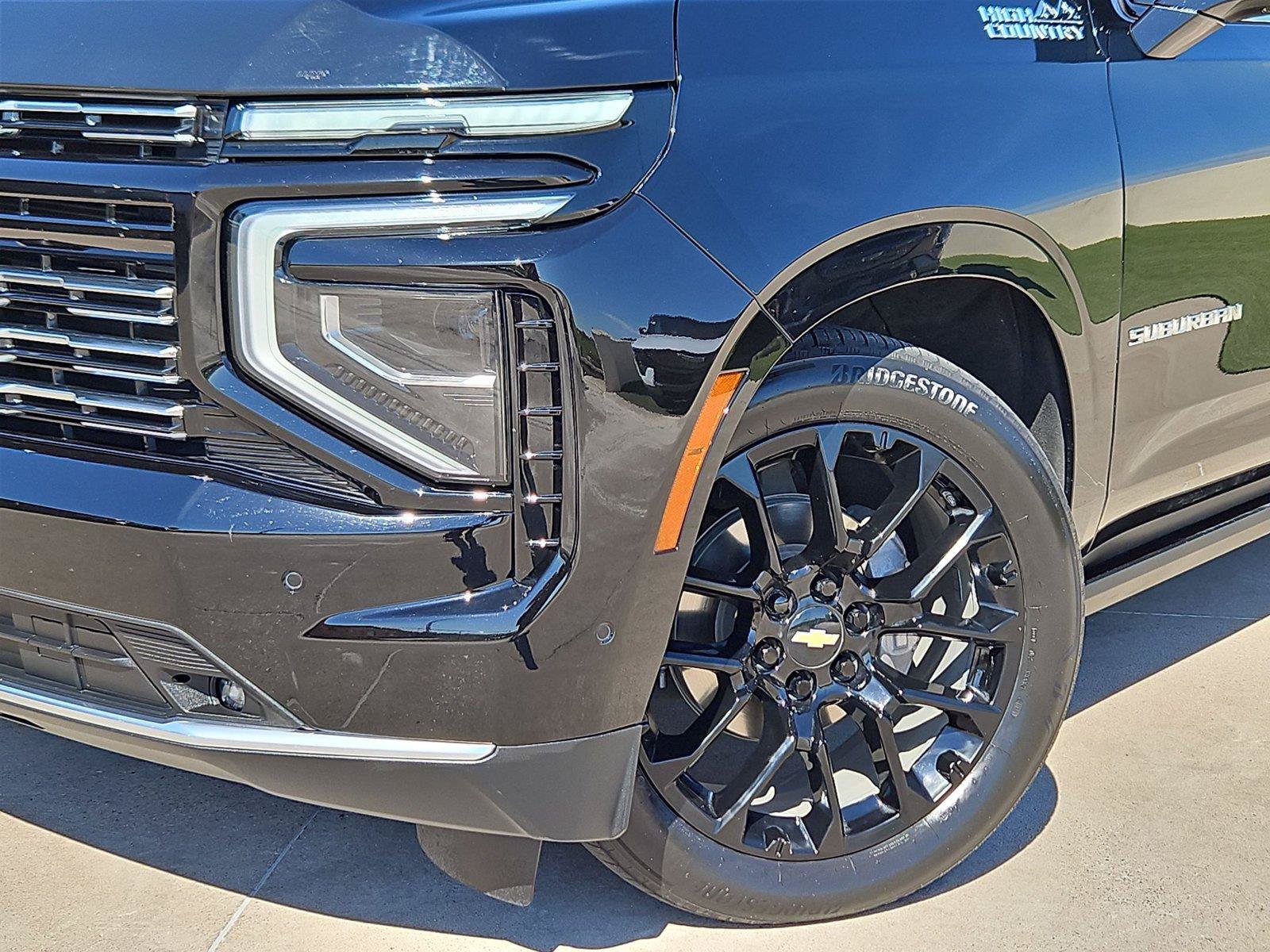 Used 2025 Chevrolet Suburban High Country AWD/4WD image 7