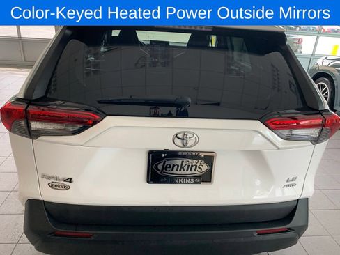 Used 2021 Toyota RAV4 LE AWD/4WD image 13