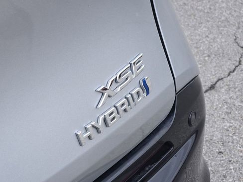 Used 2024 Toyota Sienna XSE image 8