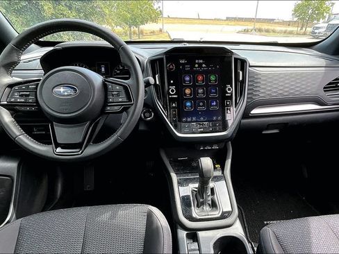 Used 2025 Subaru Forester Premium AWD/4WD image 17