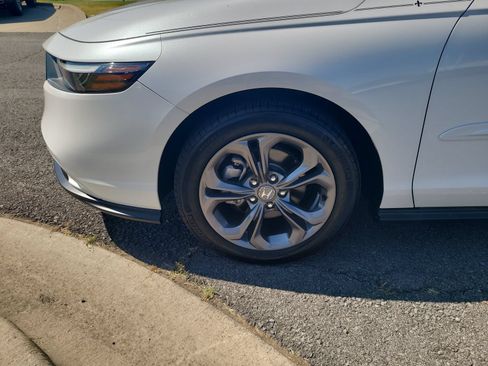 Certified 2024 Honda Accord EX image 9