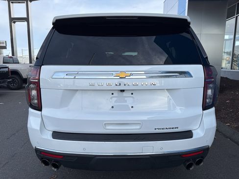 Used 2023 Chevrolet Suburban Premier image 7