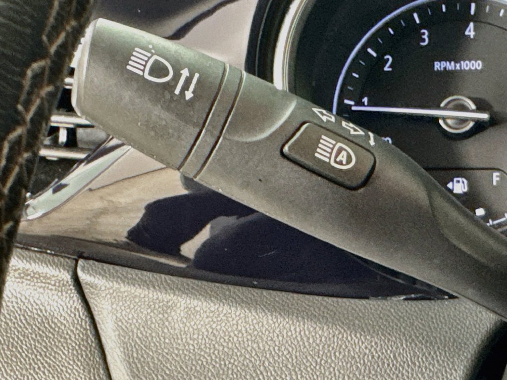 Used 2021 Buick Encore GX Essence w/ Experience Buick Package FWD image 13