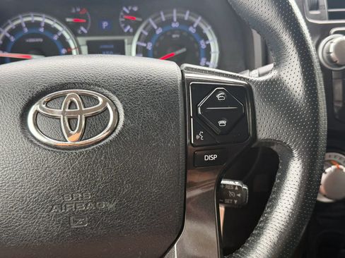 Used 2017 Toyota 4Runner TRD Off-Road AWD/4WD image 31