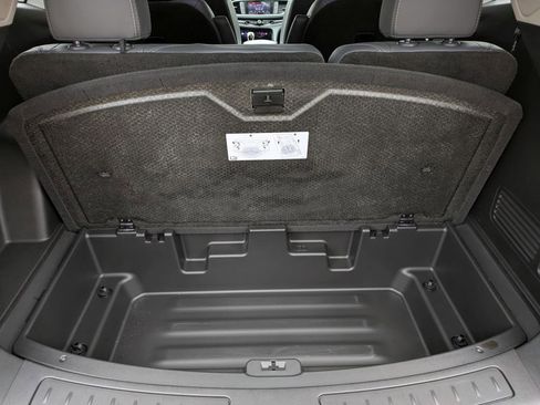 Used 2020 Buick Enclave Essence w/ Sport Touring Edition image 35