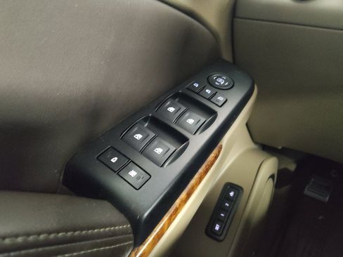 Used 2016 Chevrolet Suburban LTZ AWD/4WD image 27