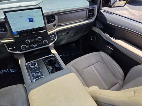 Used 2024 Ford Expedition Max Limited AWD/4WD image 14