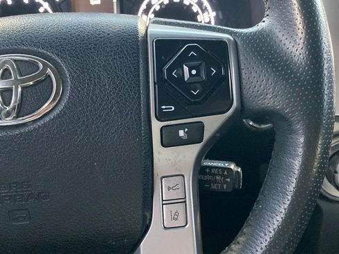 Used 2022 Toyota 4Runner SR5 Premium w/ Moonroof Package RWD image 19