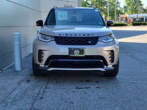 Used 2025 Land Rover Discovery Dynamic SE AWD/4WD image 2