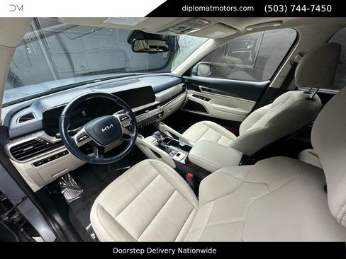 Used 2023 Kia Telluride EX w/ EX Captain's Chair Package image 16