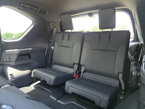 New 2026 Lexus LX 600 4WD w/ Luxury Package image 17