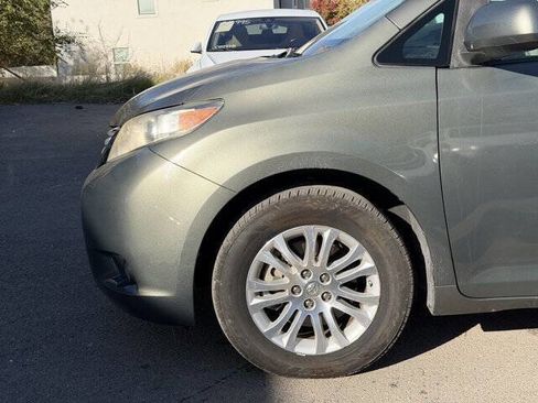 Used 2011 Toyota Sienna XLE image 11