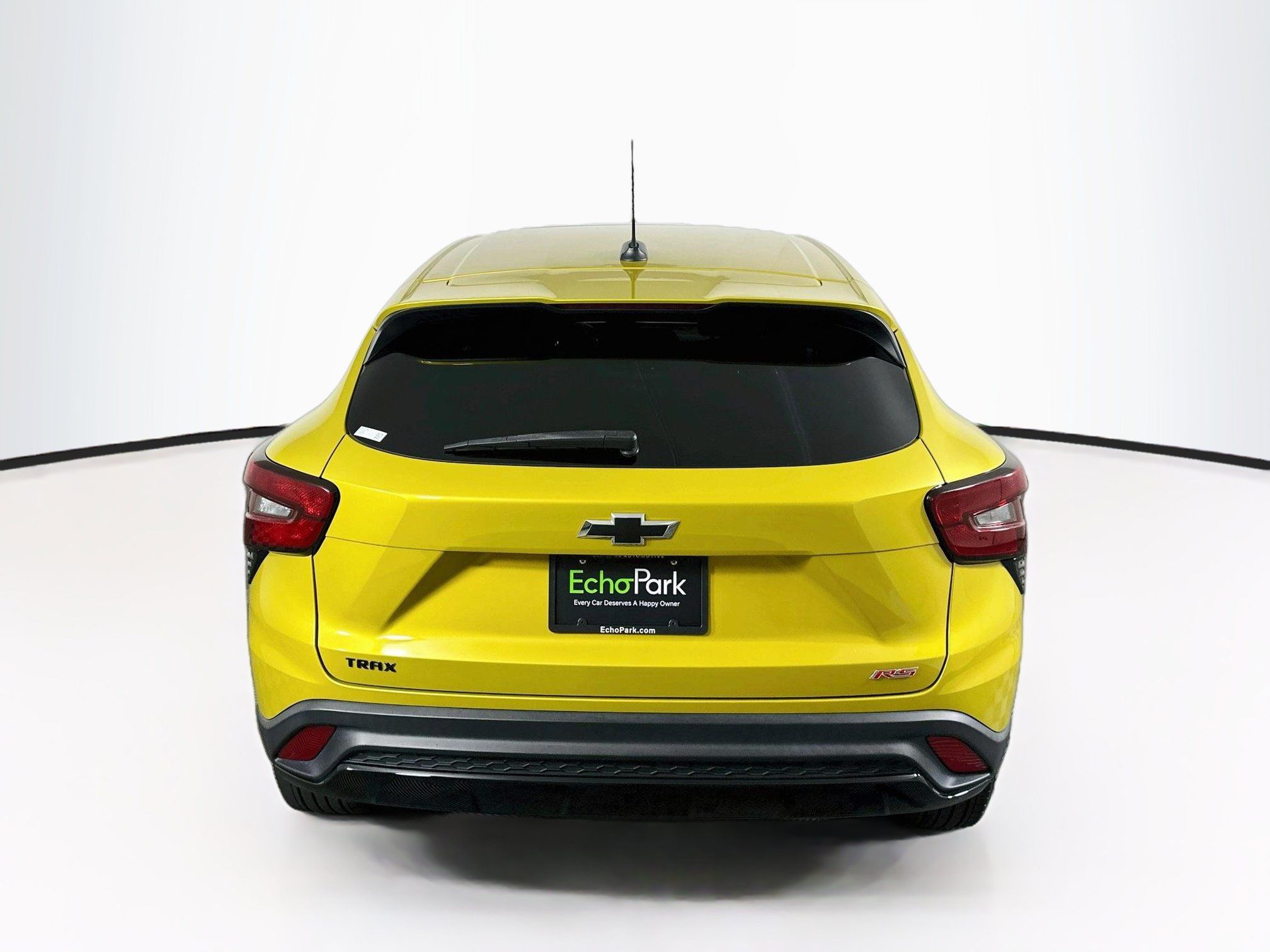 Used 2024 Chevrolet Trax RS w/ Sunroof Package FWD image 7