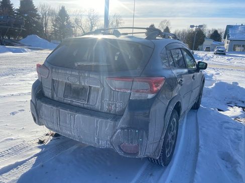 Used 2022 Subaru Crosstrek 2.0i Premium image 5