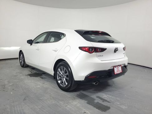 Used 2022 MAZDA MAZDA3 s FWD image 7
