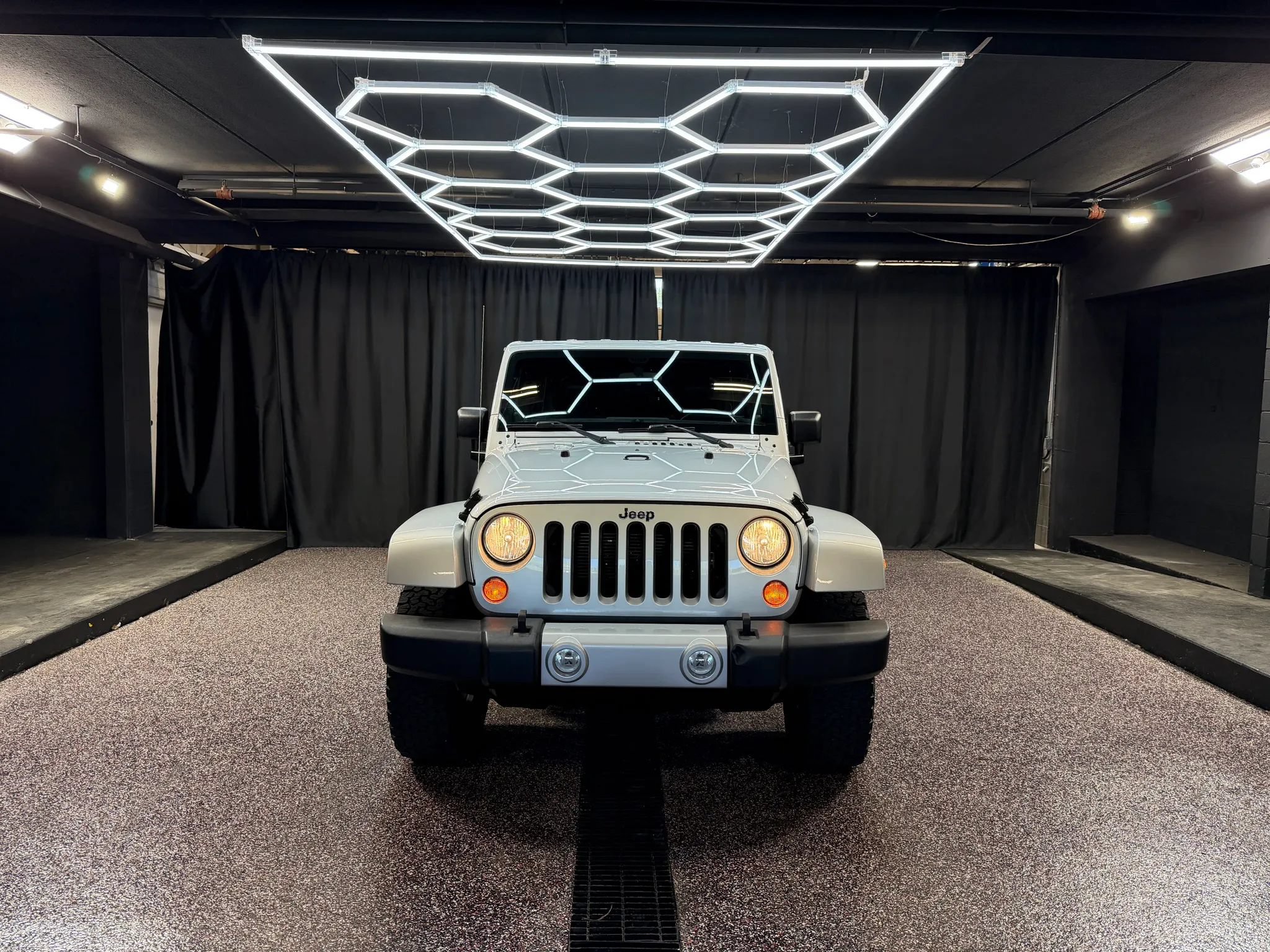 Used 2012 Jeep Wrangler Unlimited Sahara w/ Dual Top Group AWD/4WD image 2