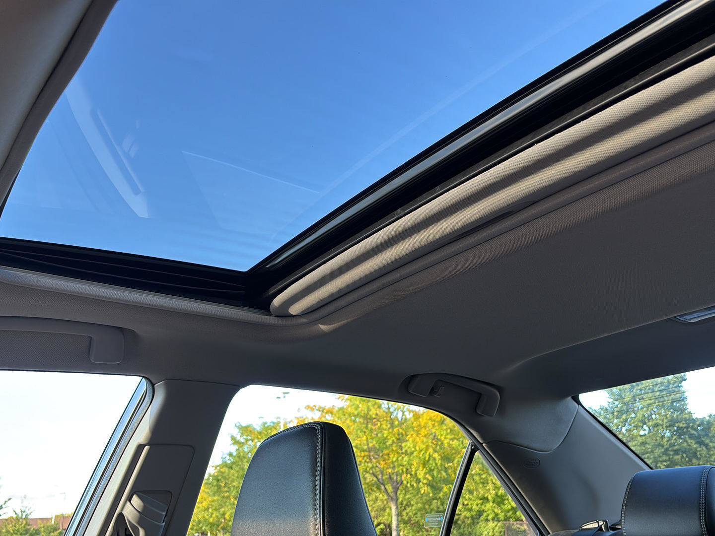 Used 2017 Toyota Camry XLE w/ Moonroof Package FWD image 37