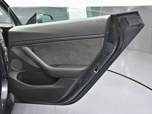 Used 2022 Tesla Model 3 Long Range image 40