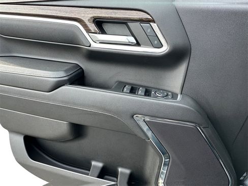 Used 2024 GMC Sierra 1500 Elevation image 11