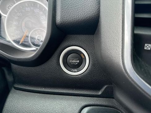 Used 2019 RAM 1500 Big Horn AWD/4WD image 16