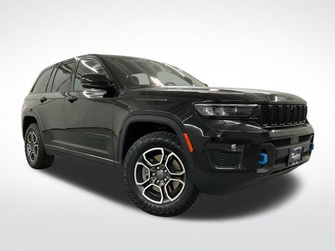 Used 2023 Jeep Grand Cherokee Trailhawk w/ Luxury Tech Group III image 4