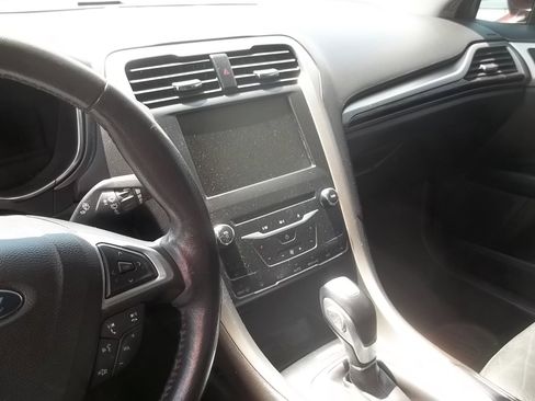 Used 2015 Ford Fusion SE w/ Equipment Group 202A image 7