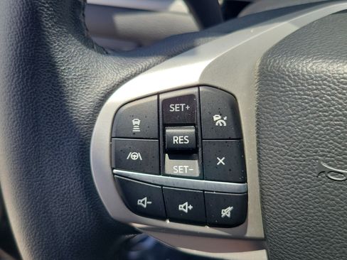 Used 2023 Ford Explorer XLT w/ Equipment Group 202A AWD/4WD image 23