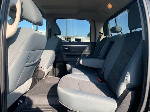Used 2019 RAM 1500 Classic SLT w/ SLT Plus D←cor Group AWD/4WD image 19
