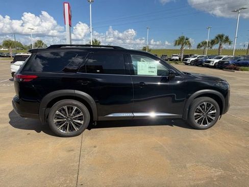 New 2026 Nissan Pathfinder Platinum FWD image 6
