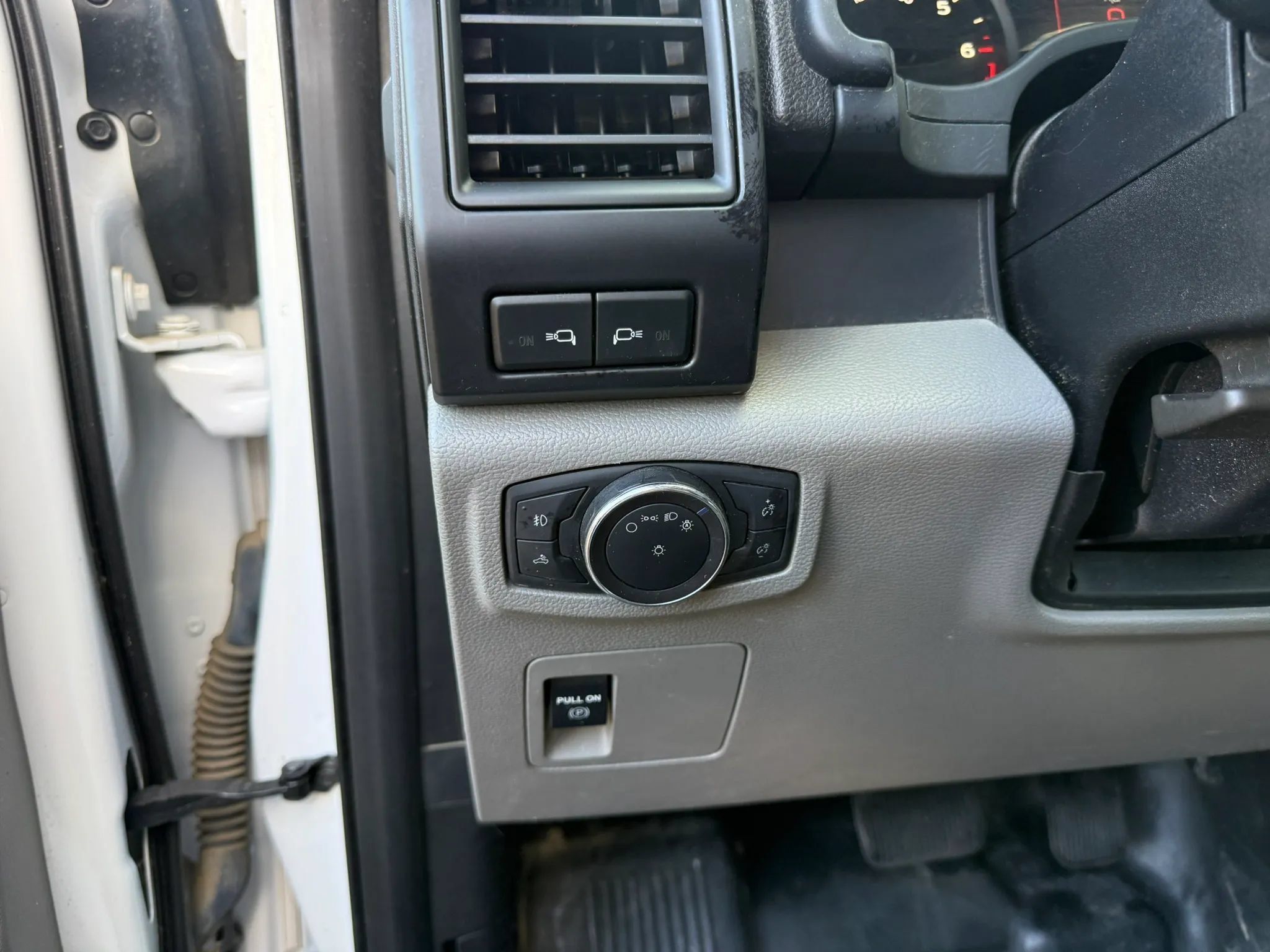 Used 2018 Ford F150 XL w/ Equipment Group 101A Mid AWD/4WD image 29