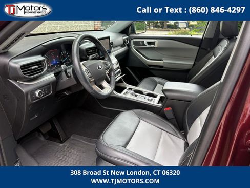 Used 2022 Ford Explorer XLT w/ Equipment Group 202A image 11