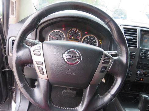 Used 2013 Nissan Armada SV AWD/4WD image 10