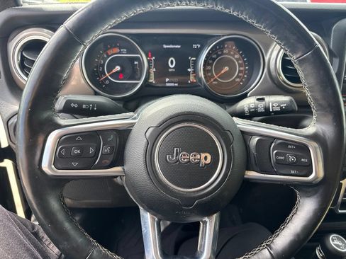 Used 2021 Jeep Wrangler Unlimited Sahara AWD/4WD image 13