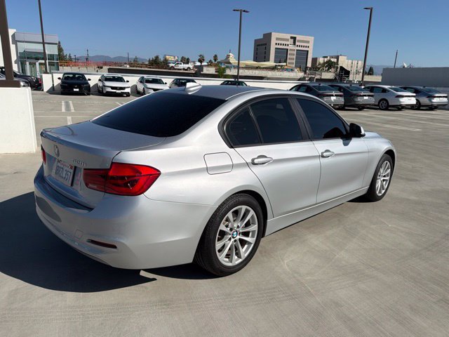 Used 2018 BMW 320i Sedan RWD image 3