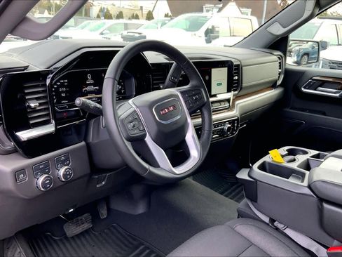 Used 2024 GMC Sierra 1500 Elevation image 17
