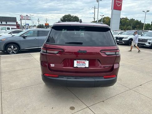Used 2025 Jeep Grand Cherokee L Limited w/ Luxury Tech Group II RWD image 6