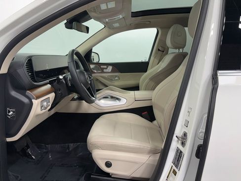 Certified 2025 Mercedes-Benz GLS 450 4MATIC image 8