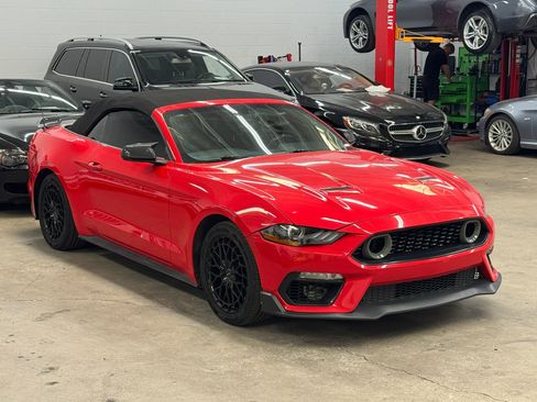 Used 2020 Ford Mustang Premium RWD image 9