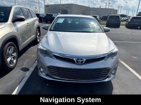 Used 2013 Toyota Avalon Limited FWD image 2