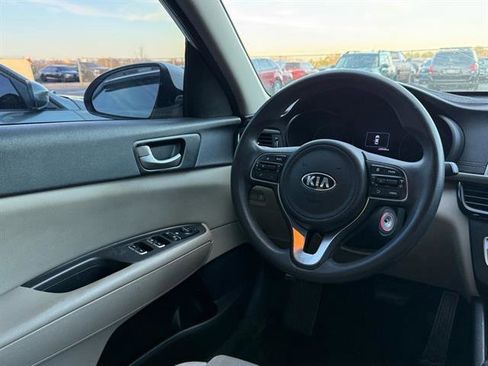 Used 2016 Kia Optima LX image 10
