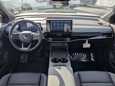 Certified 2025 Honda Prologue Touring image 11