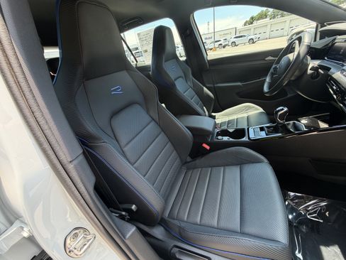 Used 2024 Volkswagen Golf R AWD/4WD image 19