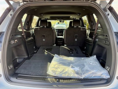 New 2025 Jeep Grand Cherokee L Altitude image 6