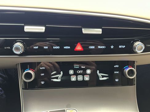 New 2026 Genesis GV70 2.5T Select AWD/4WD image 28