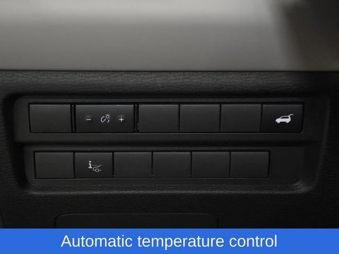 New 2025 Mitsubishi Outlander AWD image 9