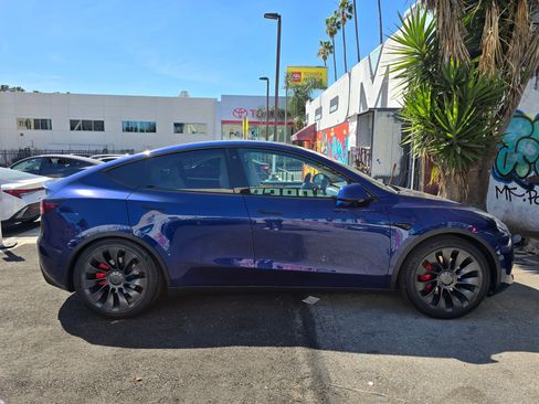 Used 2022 Tesla Model Y Performance image 2